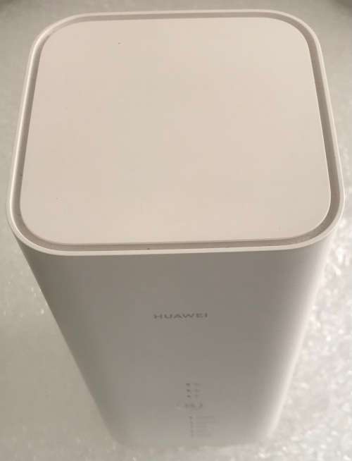 HUAWEI ROUTER B818 - 263 IN GOOD WORKING CONDITION